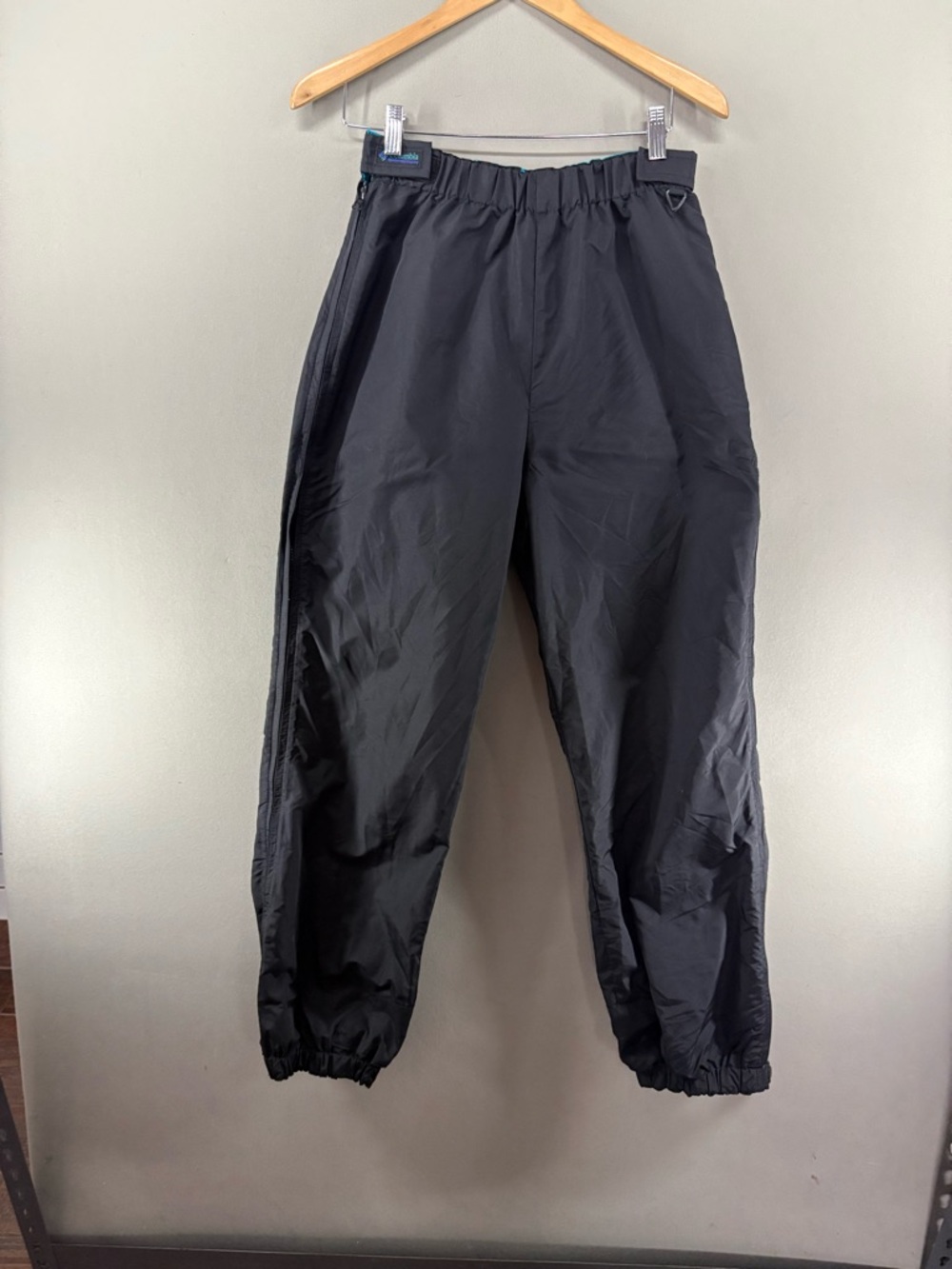 Vintage Columbia Sportswear Women's Large Snowboarding/Ski  Pants 100% Nylon